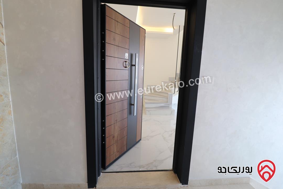 شقة جديدة طابق ثالث دوبلكس مساحة 173م للبيع في عمان - خلدا