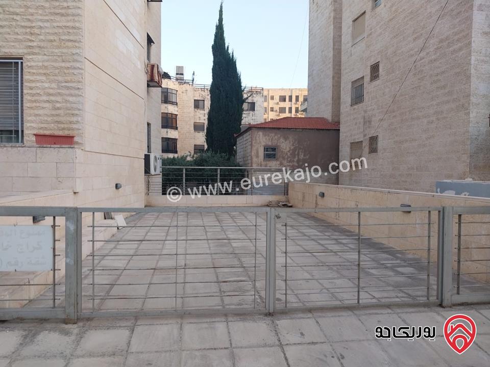 شقه للايجار في عمان - الدوار السابع مساحة 80م + 130م شبه ارضي قرب الترخيص