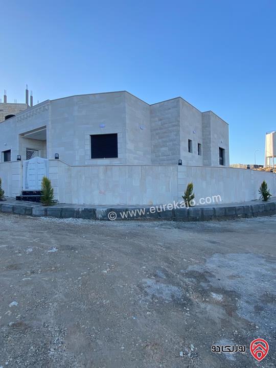 منزل مساحة 170م على أرض 300م للبيع في الزرقاء الجديدة البتراوي