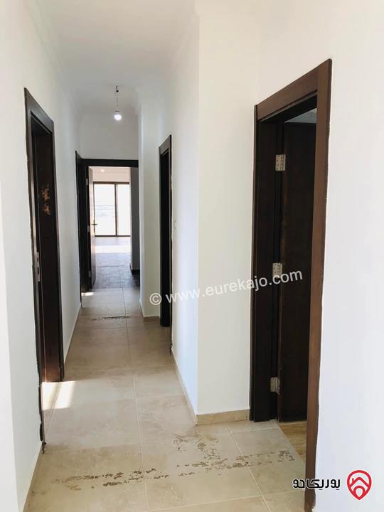 شقة طابق ثالث مساحة 205م مع روف 25م للبيع في عمان - الكرسي