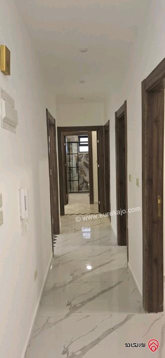 شقة شبه أرضية مساحة 180م داخلي و 100م خارجي للبيع في عمان - طبربور