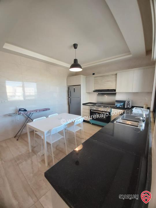 شقة فاخرة مفروشة طابق ثالث مساحة 140م للايجار في عمان - تلاع العلي