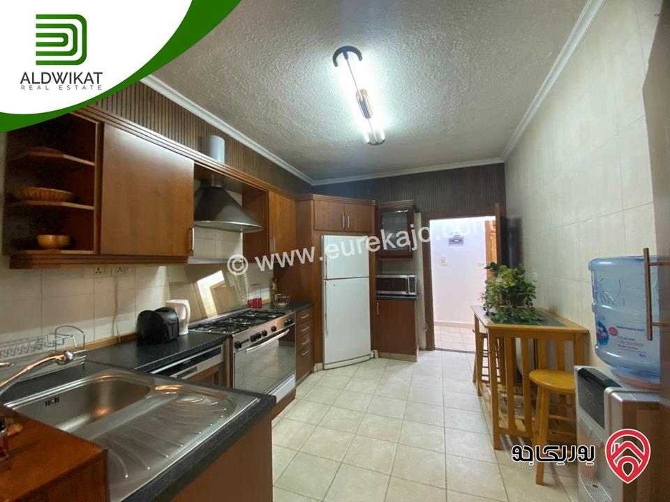 شقة للبيع او للايجار في عمان - الدوار الخامس طابق أرضي مساحة البناء 110م ومساحة الترس 30م