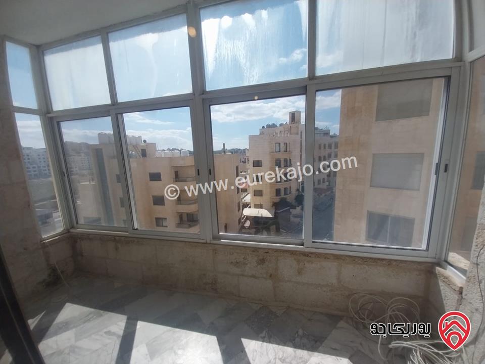 شقة طابقية مساحة 294م طابق أول للبيع في عمان - دير غبار 