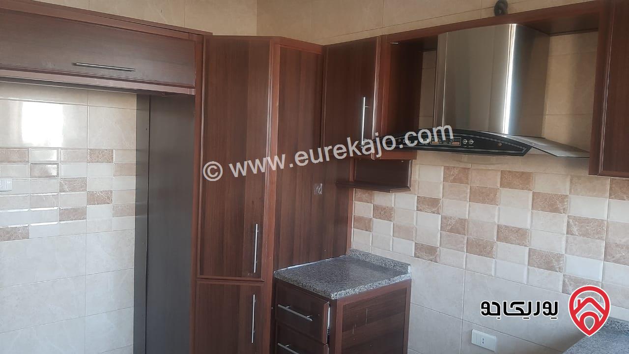 شقة طابق ثالث مساحة 110م للبيع في عمان – الجبيهة 