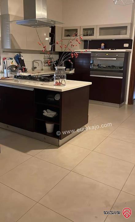 شقة فاخرة مفروشة مساحة 300م طابق أول للايجار في عمان - عبدون 