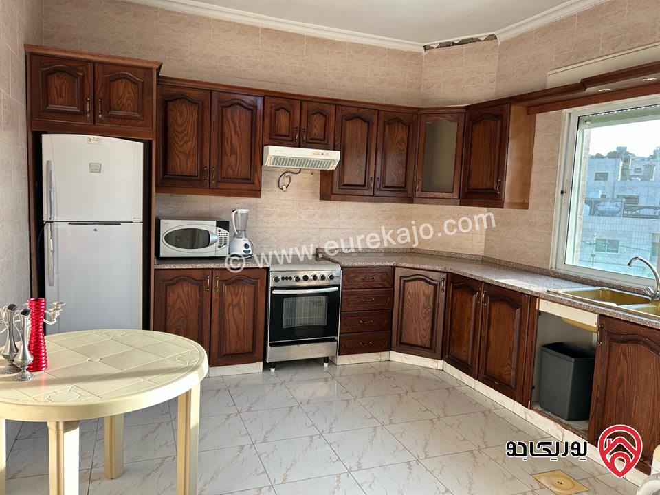 شقة طابق ثالث مساحة 163م للبيع مفروشة في عمان - الشميساني 