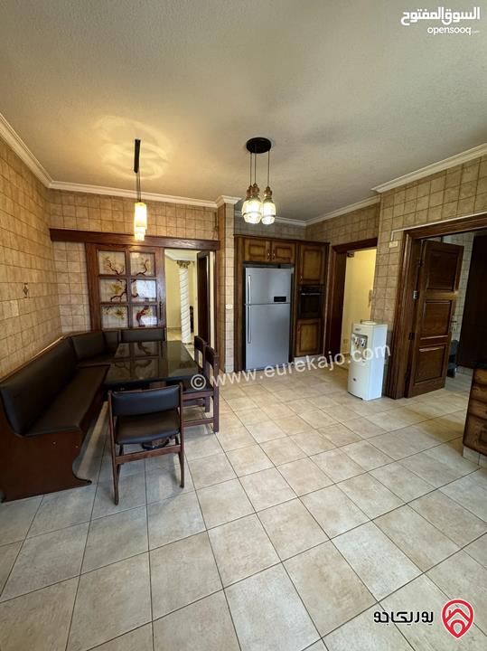 شقة مفروشة طابق ثالث مساحة 375م للايجار في عمان - الرابية