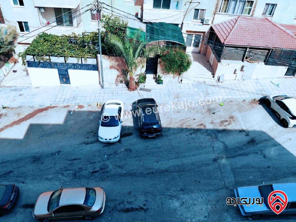 شقة طابق ثالث مساحة 101م للبيع في عمان - ابو علندا