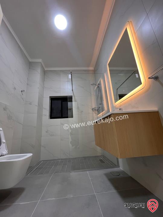 شقة طابق ثاني مساحة 300م للايجار في عمان - الصويفية 