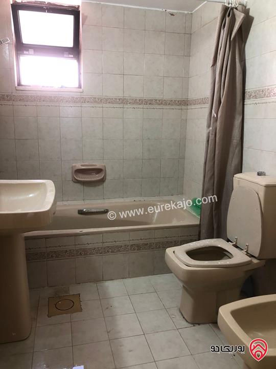 شقة فارغة طابق ثاني مساحة 200م للايجار في عمان - الدوار الخامس 