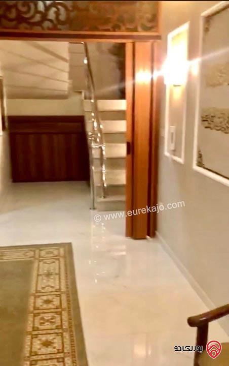 فيلا مميزة مساحة 500م على أرض 320م للبيع في عمان - ابو علندا جبل الحديد 