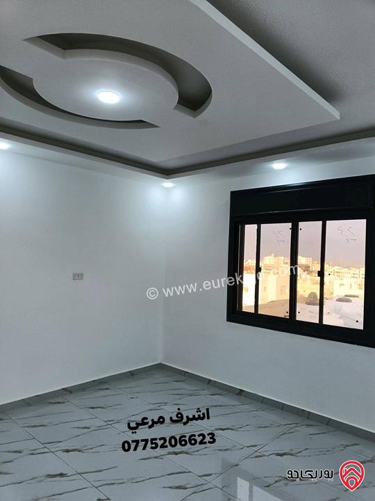 شقة طابق ثالث دوبلكس فخمة مساحة 200م لم تسكن للبيع في الزرقاء الجديدة