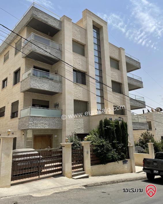 شقة مساحة 200م طابق ثالث للبيع مفروشة في دير غبار