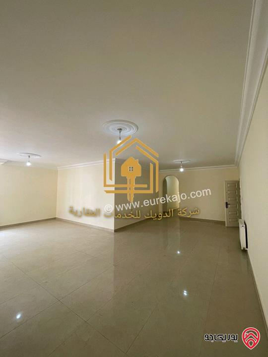 شقة فارغة مساحة 200م طابق أول للإيجار في عمان - خلدا 