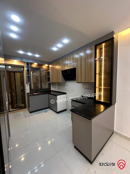 شقق فاخرة مساحة 117م للبيع في عمان - ابو علندا بسعر 49 الف مع مطبخ راكب مع إمكانية الدفع كاش او اقساط 