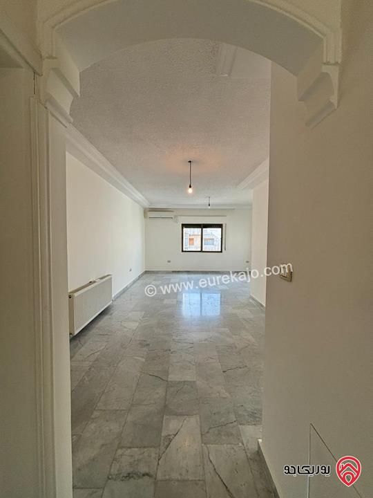 شقة طابق ثالث مساحة 114م للبيع في عمان - الدوار السابع