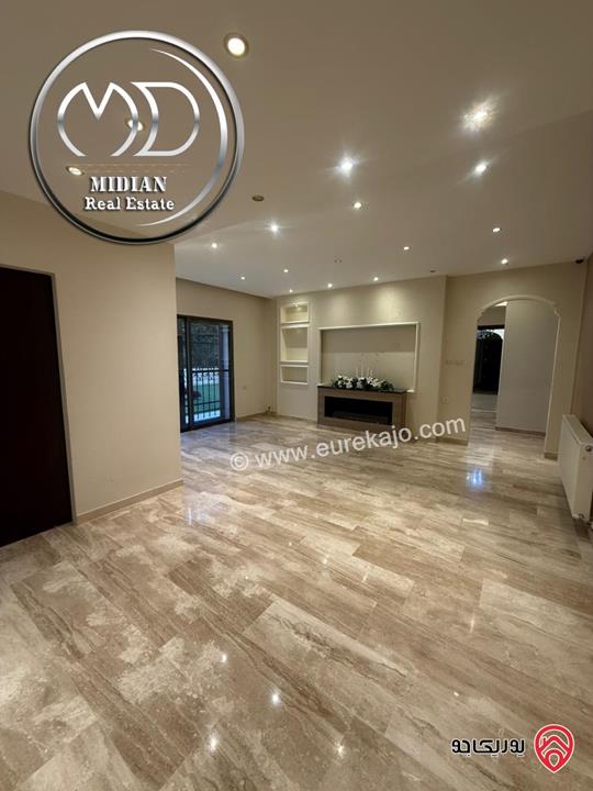 شقة شبه ارضي فاخرة للبيع في عمان - خلدا مساحة 150م مع ترس و حديقة 150م تشطيبات ديكورات عصرية فاخرة بسعر مميز جداً