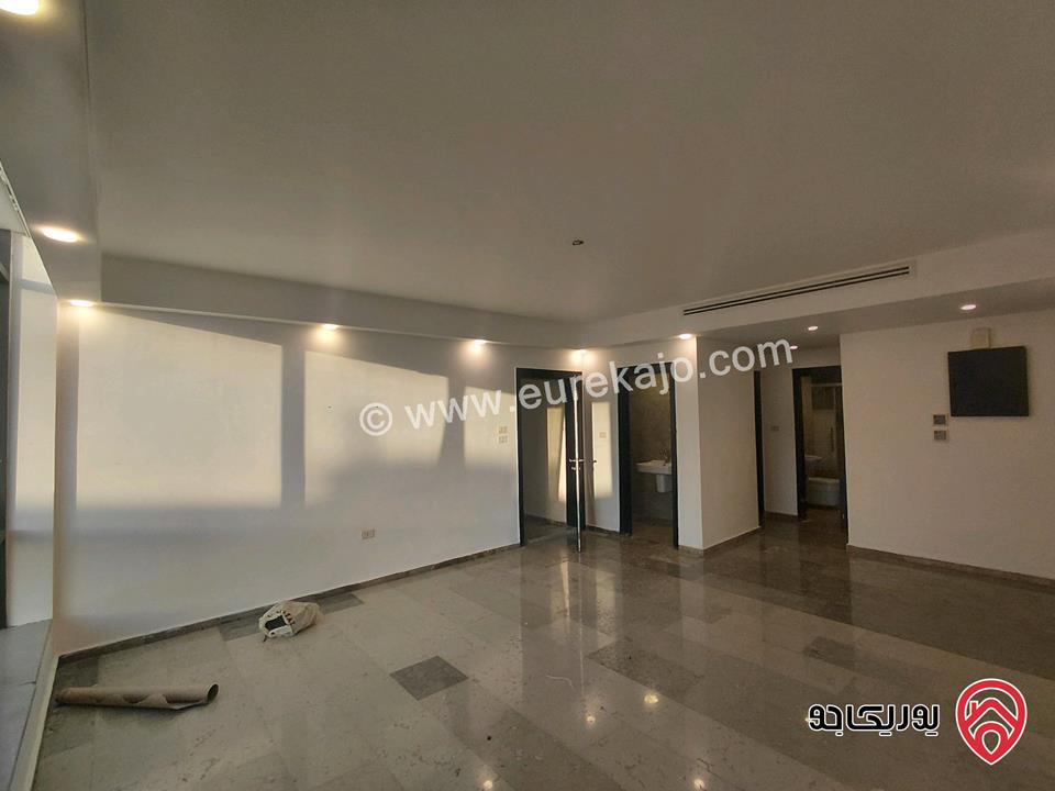 شقة فارغة مساحة 140م طابق ثالث للايجار في عمان - ام السماق 