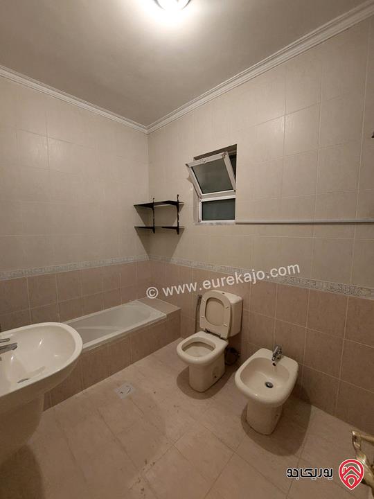 شقة طابق أول مساحة 181م للبيع في عمان - ام السماق خلف مكة مول 