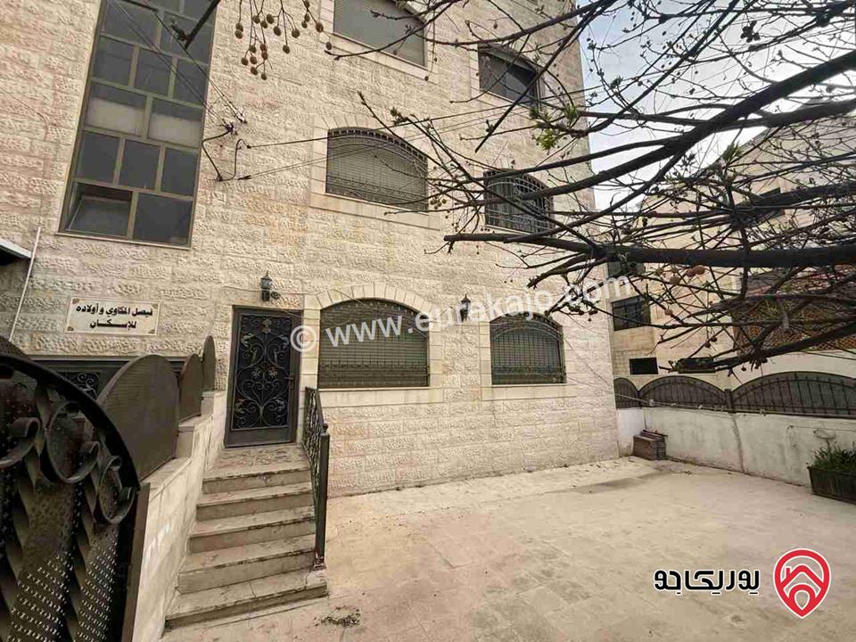شقة طابق ارضي مساحة 120م داخلي و 60م خارجي للبيع في عمان - المقابلين