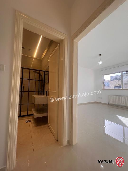 شقة طابق أول مساحة 200م للايجار في عمان - ام اذينة 