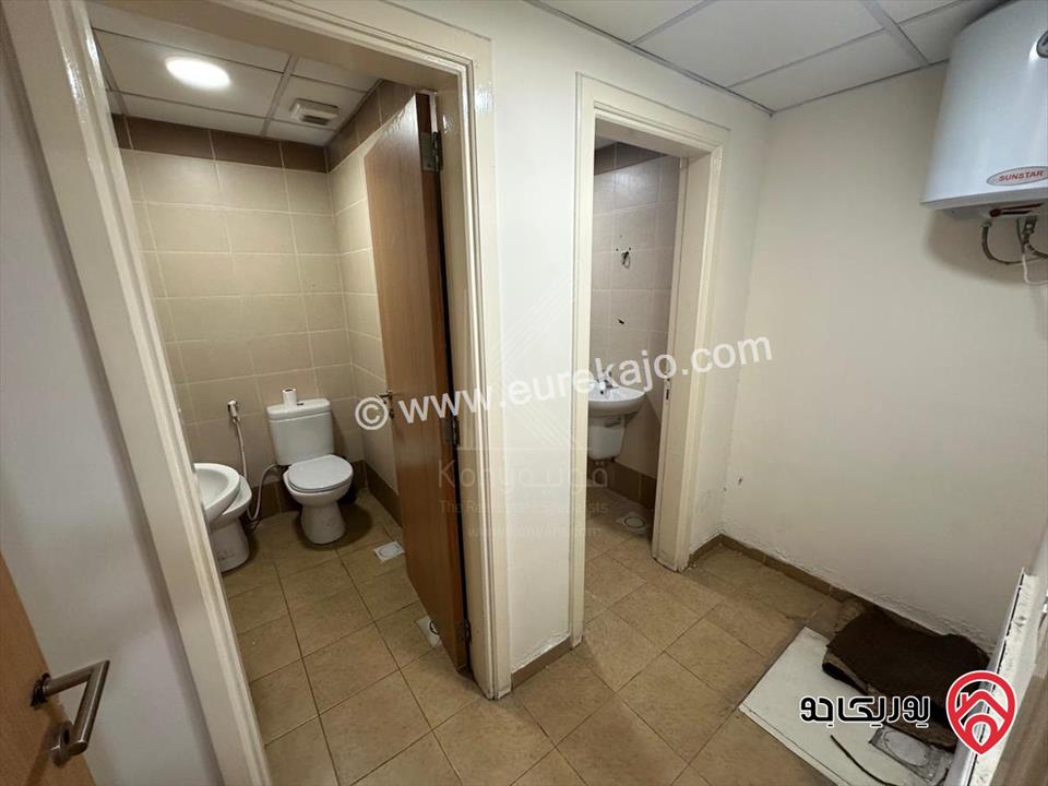 مكتب تجاري فاخر مساحة 235م طابق أول للايجار في عمان - أم السماق شارع مكة