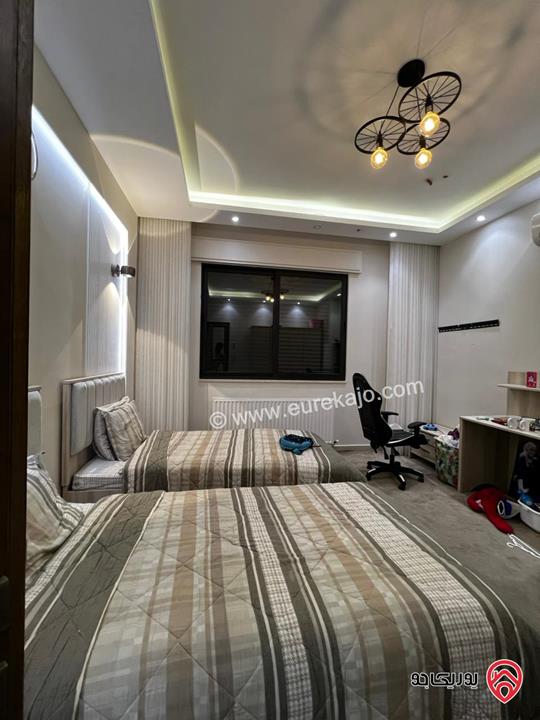 شقة طابق ثالث دوبلكس فاخرة مساحة 240م للبيع مفروشة في عمان - خلدا