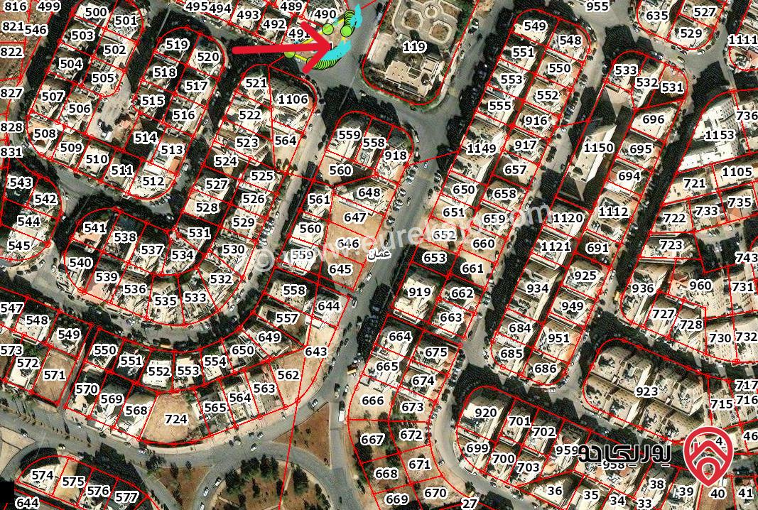 للبيع قطعة ارض مساحة 645م من اراضي عمان على ثلاث شوارع خلف الحديقة المرورية ارض مرتفعة ومطلة تصلح لبناء اسكان 
