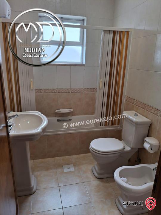 شقة مفروشة للايجار في عمان - خلدا مساحة 190م طابق ثالث تشطيبات و فرش سوبر ديلوكس اطلالة جميلة بسعر مميز