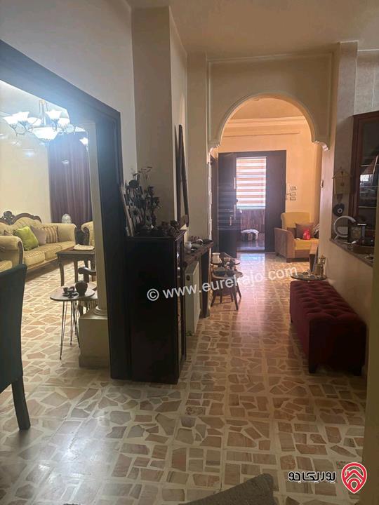 منزل مستقل مكون من 3 طوابق للبيع في عمان - ابو نصير حي السعادة اطلالة حميلة 