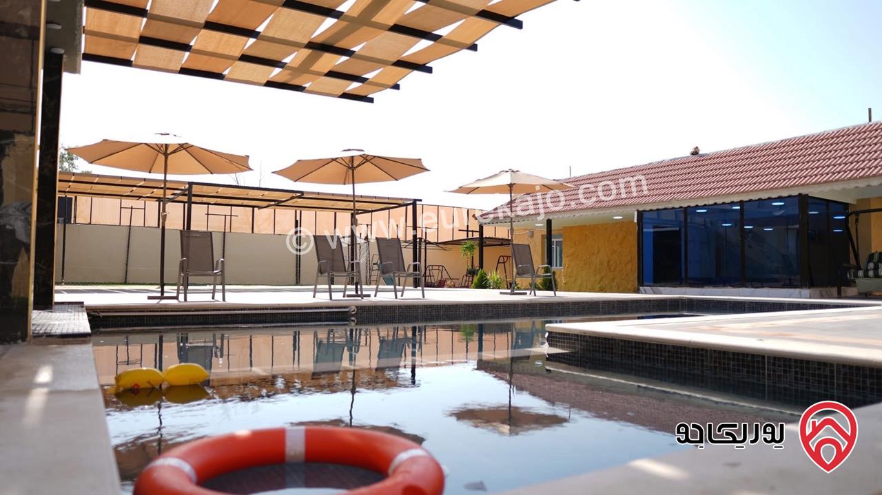 شاليه على مساحة 1 دونم مع مسبح كبير ومسبح للاطفال للبيع في البحر الميت - الشونة الجنوبية