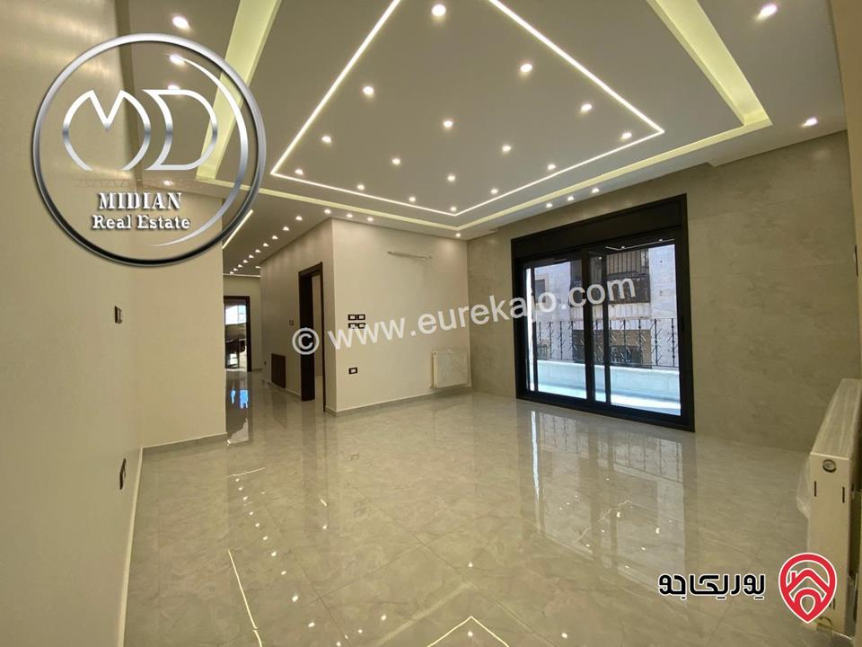شقة للبيع في عمان- خلدا قرب الستي مول مساحة 200م طابق ثاني تشطيبات  ديكورات عصرية فاخرة و بسعر مميز جداً 