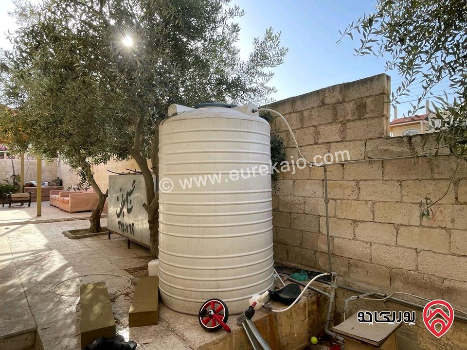بيت مساحة 200م على ارض 561م للبيع في الزرقاء - منطقة شومر حي جبر 