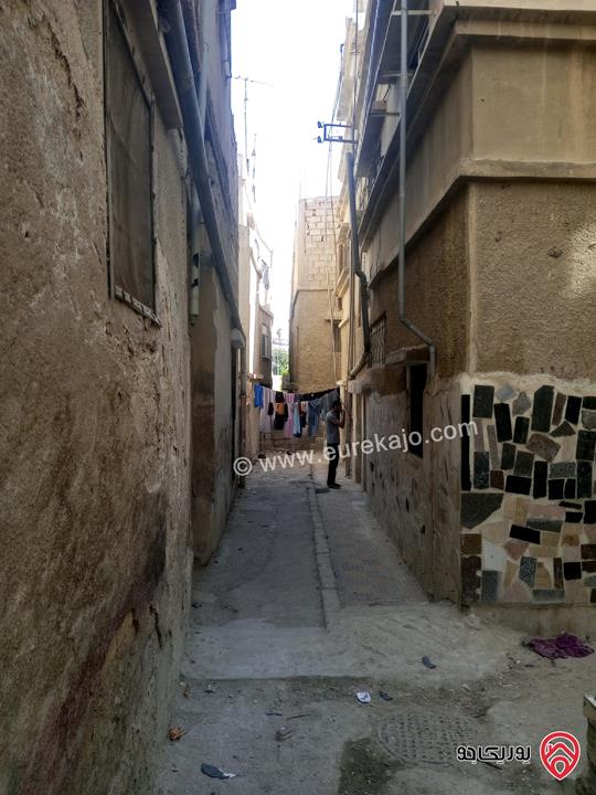 شقة سكنية مساحة 77م طابق ثاني للبيع في الزرقاء دوار الحاووز