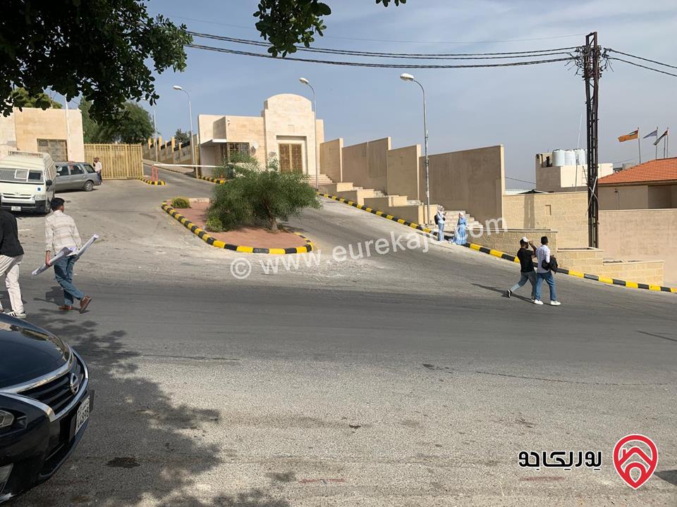 أرض تجاري طولي مساحة 1 دونم للبيع في السلط