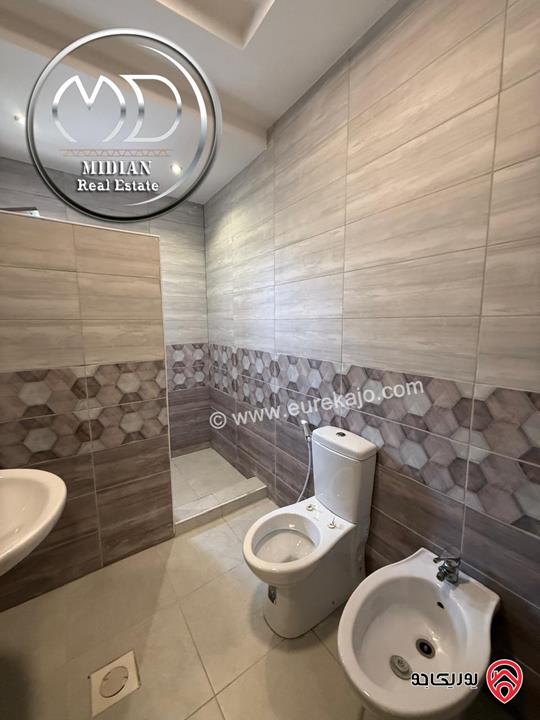 شقق فارغة للايجار في عمان - الكرسي مساحة 210م تشطيبات و ديكورات سوبر ديلوكس اطلالة جميلة بسعر مميز