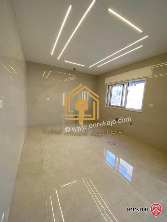 شقة طابق ثالث دوبلكس لم تسكن مساحة 215م للايجار في عمان - خلدا 