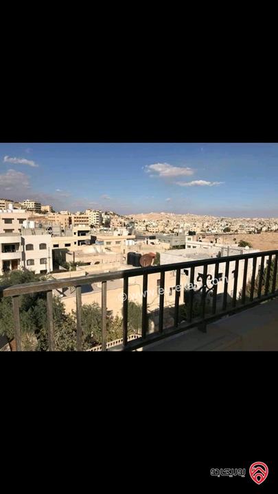 شقة طابق ثالث مساحة 160م للبيع في الزرقاء - ضاحية المدينة المنورة مقابل سجن بيرين