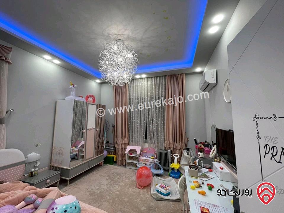 شقة طابق ثالث دوبلكس مساحة 247م للبيع في عمان - أم السماق