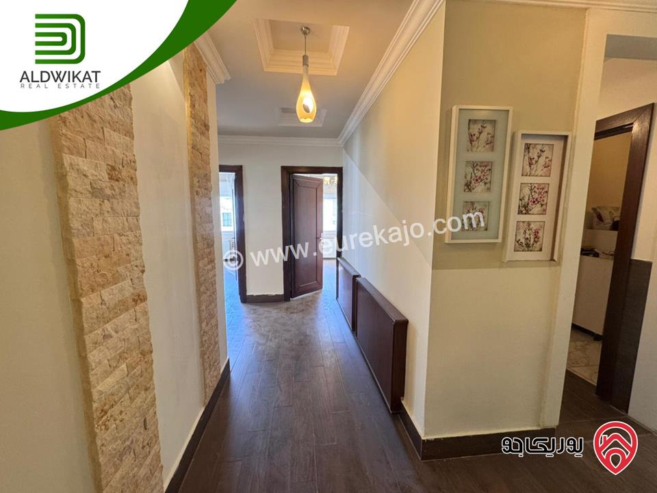 شقة طابق ثاني طابقية للبيع في عمان - دير غبار مساحة 265م ومساحة الترس 10م موقع اطلالة