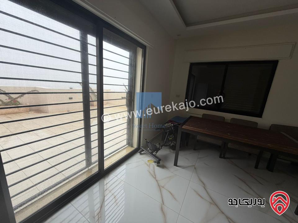 شقة فاخرة طابق ثالث مع روف دوبلكس مساحة 229م للبيع في عمان - الجندويل