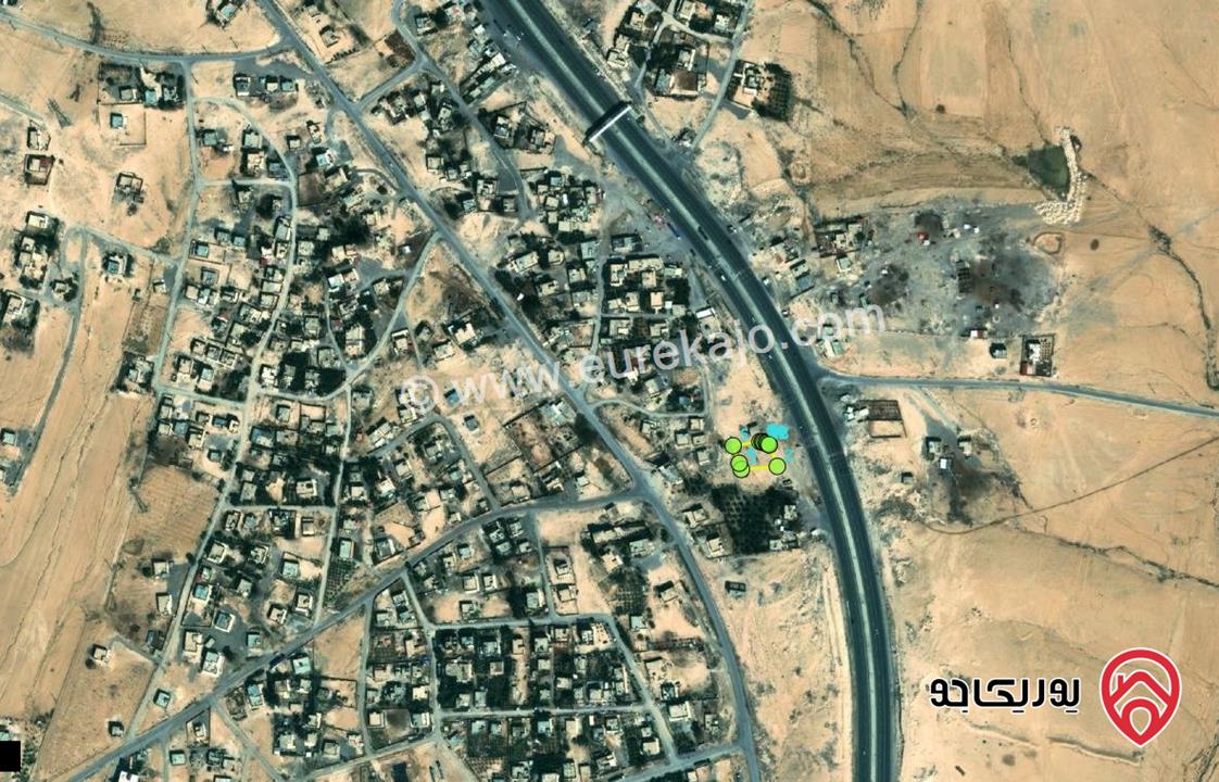 قطعه ارض مساحة 875م للبيع  من اراضي جنوب عمان طريق عمان العقبة واجهة على الشارع الرئيسي 25م وعلى شارع جانبي 30م تصلح لجميع الاستثمارات من مجمعات تجارية او استراحة او محطة شحن كهرباء بمنطقة يوجد عليها حركة وموقع مميز جدا 