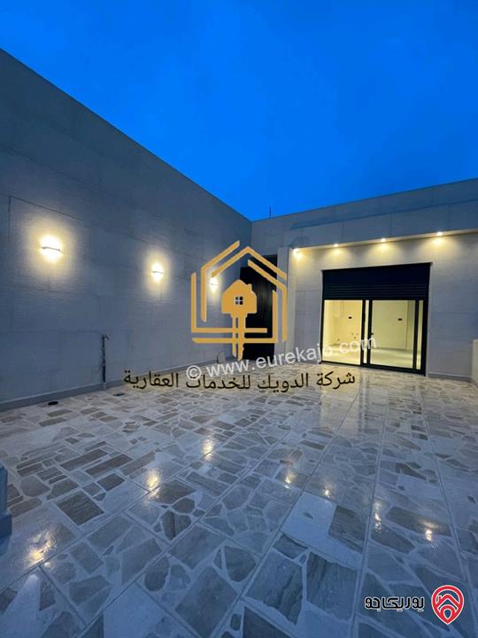 شقة فارغة طابق ثالث دوبلكس مساحة 230م للايجار في عمان - حي الصحابة 