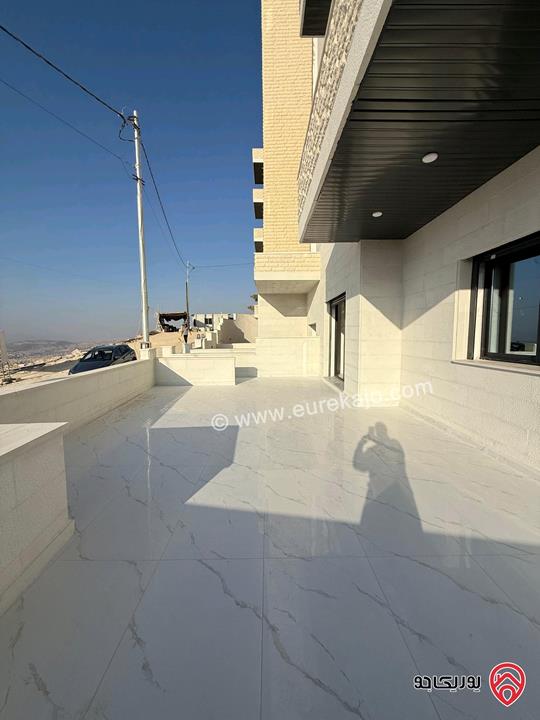 شقة أرضية ديلكوس مساحة 150م داخلي و 90م خارجي للبيع في عمان - الجبيهة الامام الغزالي