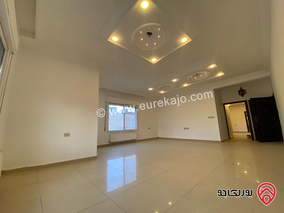 شقة طابق ثالث مساحة 200 م للبيع او للإيجار في عمان - تلاع العلي 