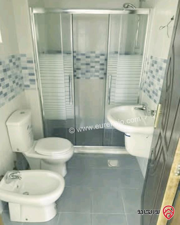 شقة فخمة سوبر ديلوكس طابق اخير مع روف مساحة 260م للبيع في عمان - الرابية 