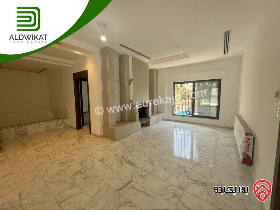 فيلا مستقلة للبيع في عمان - ام السماق مساحة الارض 1250م ومساحة البناء 670م ومساحة الحديقة 750م ومساحة الترس 200م