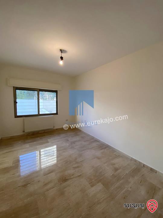 شقة أرضية (شبه فيلا) طابقية فاخرة للبيع في عمان - الرابية قرب الكالوتي 425م مع حديقة وترسات 500م