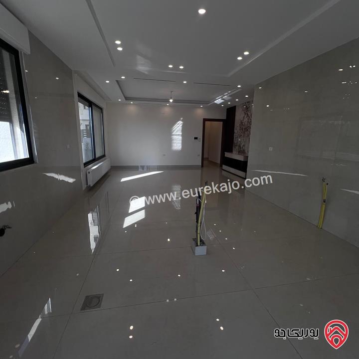 شقة ارضية مميزة مساحة 201م داخلي و 30م خارجي للبيع في عمان – حي الصحابة